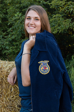 Jacey-Senior 057-21